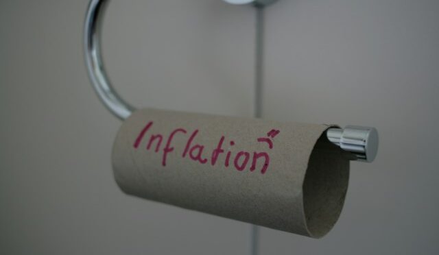 Inflationshjælp 2024: Hvad er det, hvor meget og hvem får det?
